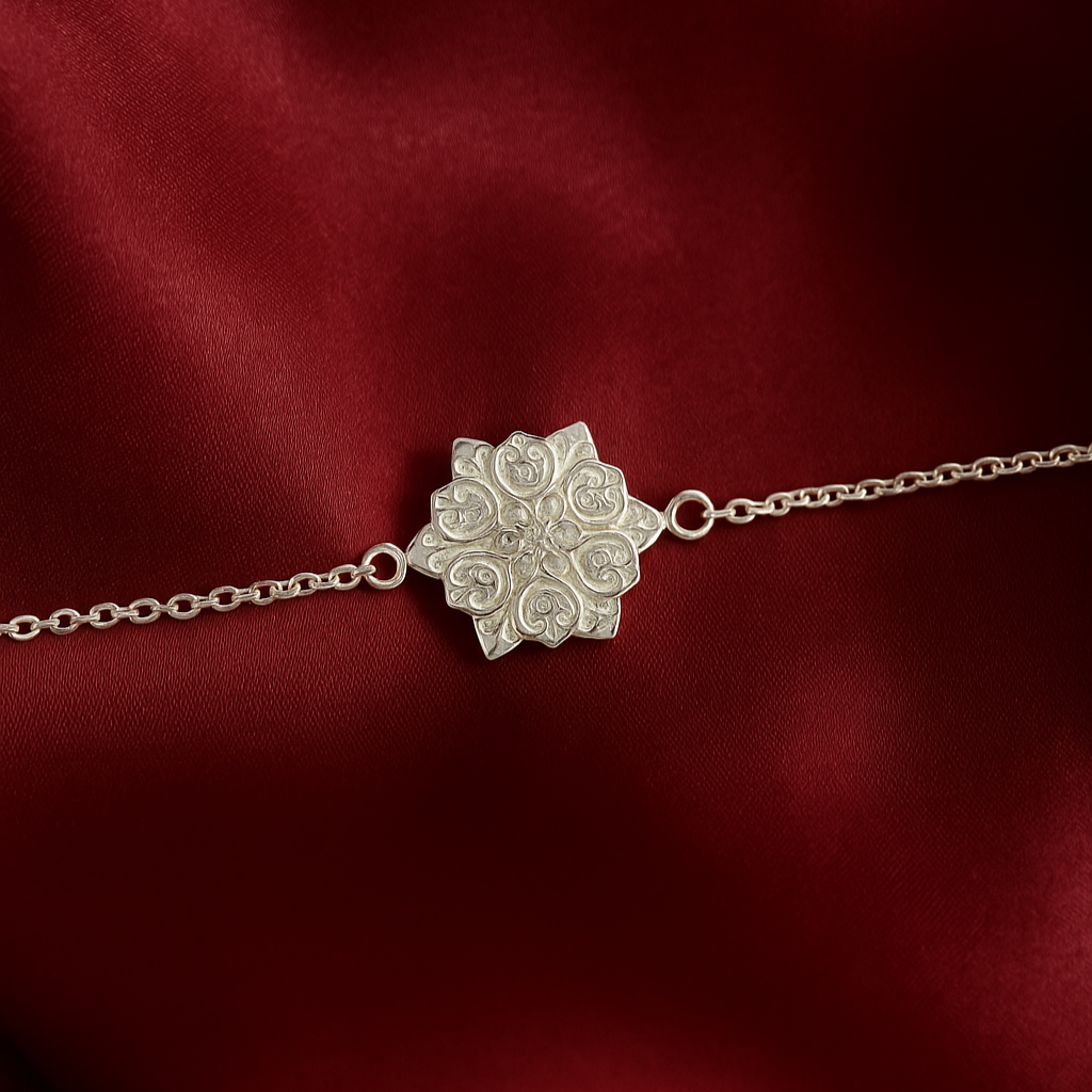 Premium 925 Pure Silver Bracelet – Hand‑Crafted Designs & Adjustable Chain