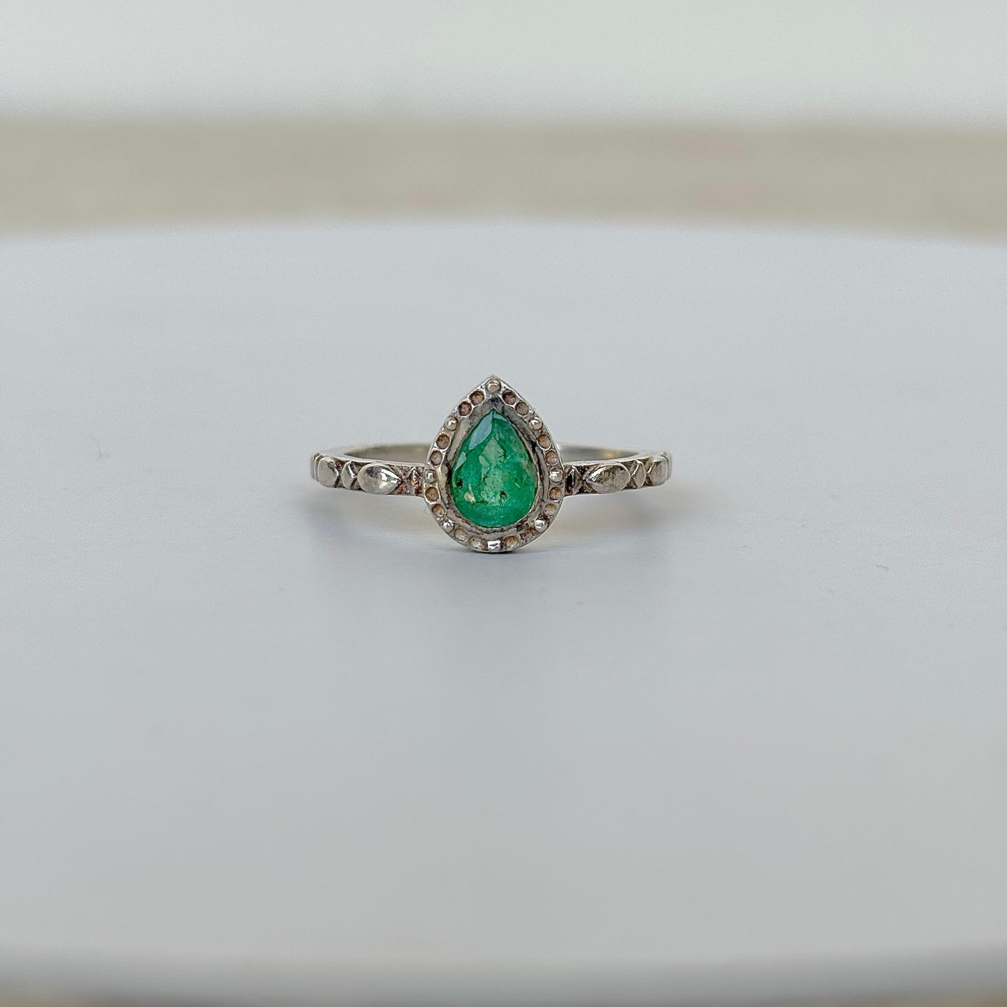 925 Pure Silver Natural Emerald Pear Cut Gemstone Dainty Ring