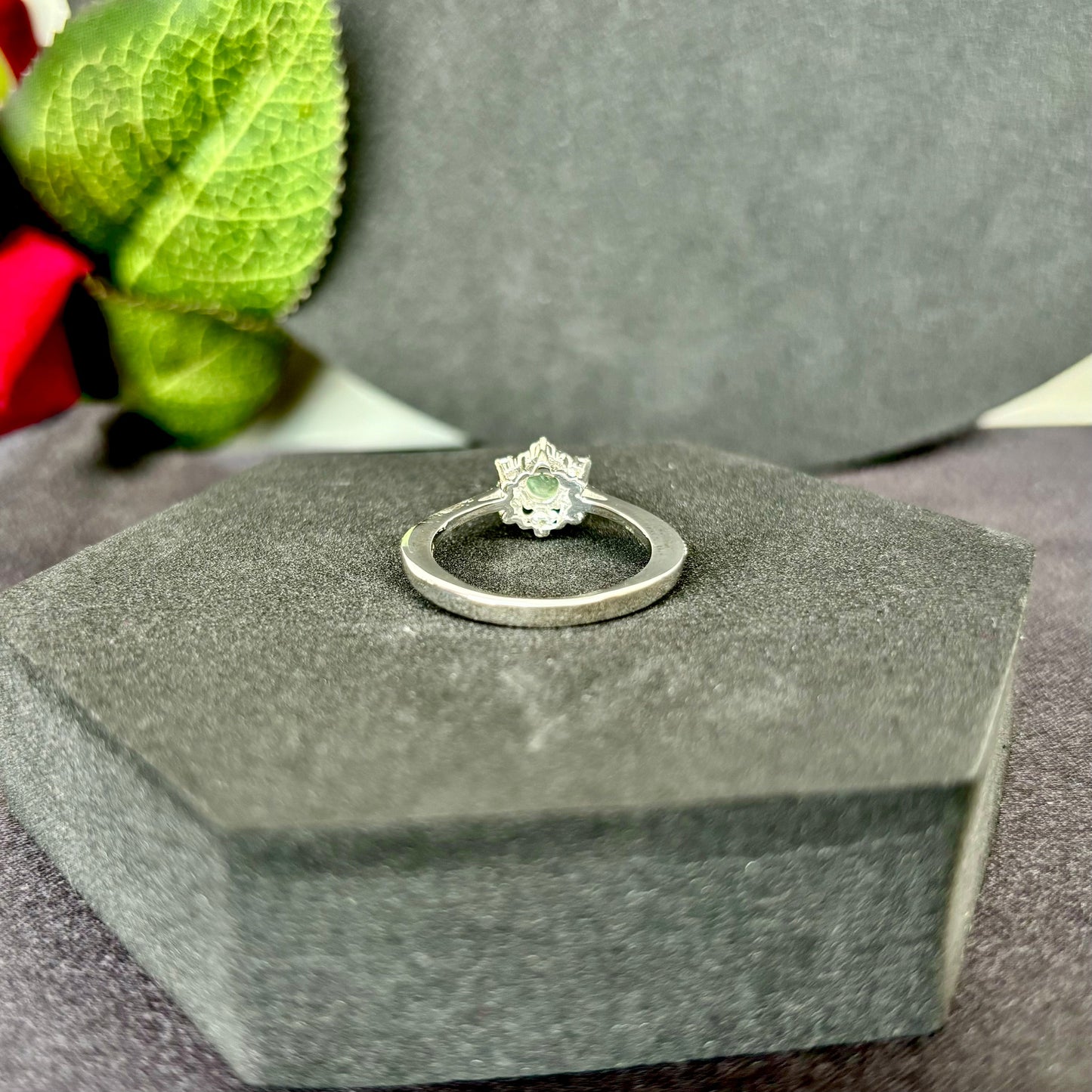 Royal Natural Emerald: The Classic Gemstone Band