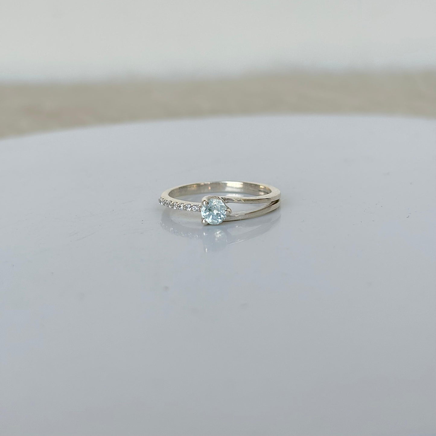 925 Silver Natural Blue Topaz Minimalistic Ring
