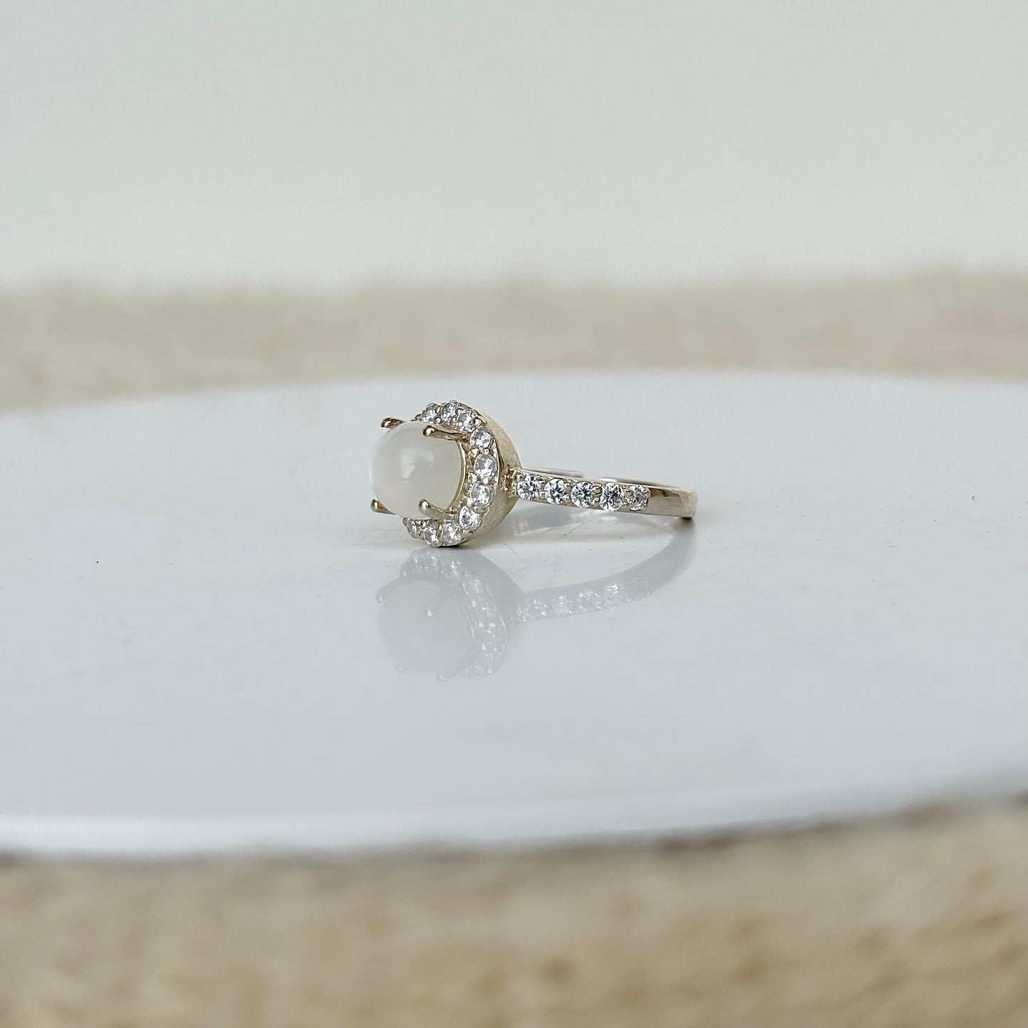 925 sterling silver ring with natural moonstone gemstone – handcrafted elegant jewelry