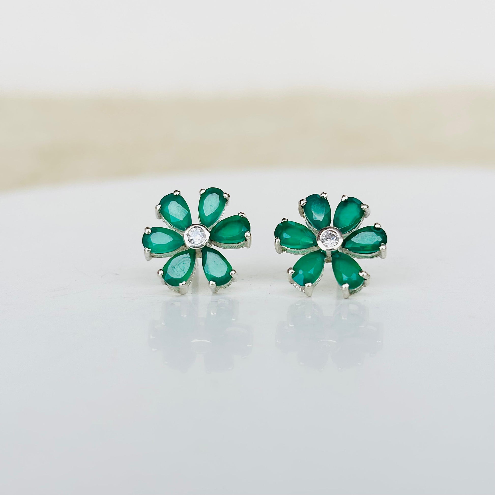 Sterling silver earrings featuring natural green onyx gemstones – elegant handcrafted jewelry