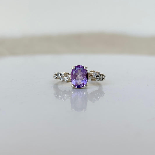 Sterling Love: 925 Silver Oval Natural Amethyst Ring â€“ An Elegant Gift for Her