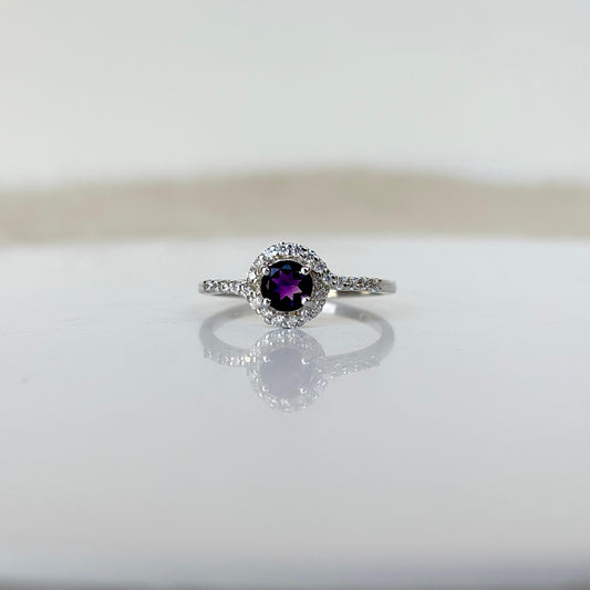 Pure Essence: 925 Silver Natural Amethyst Round Ring