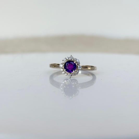 Royal Twilight: The Natural Amethyst Gemstone Ring