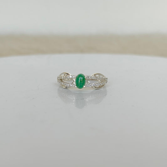 Natural Emerald Essence: The Jewel of Nature
