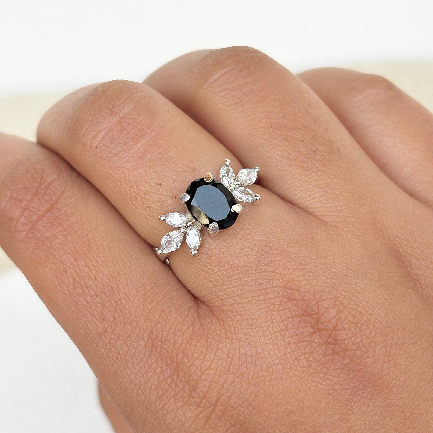 925 Sterling Silver Oval Black Onyx Solitaire Ring