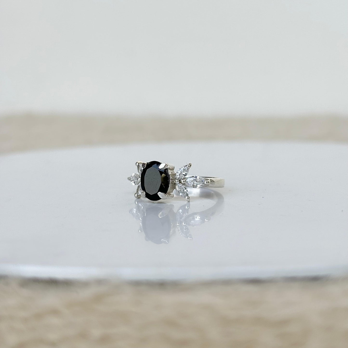 925 Sterling Silver Oval Black Onyx Solitaire Ring