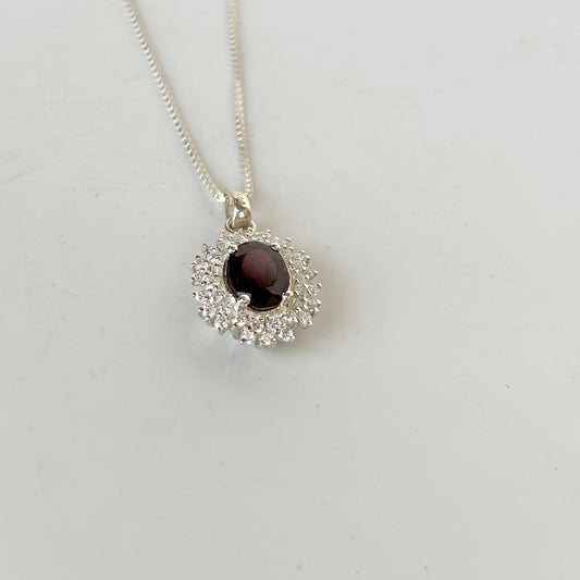 Timeless Elegance - 925 Silver Natural Garnet Pendant Necklace